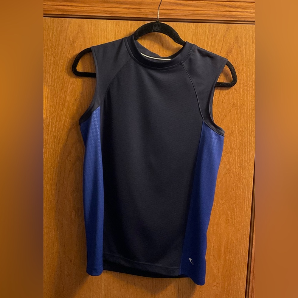 Tek Gear Boys Sleeveless Tank Shirt. 100% Polyester.